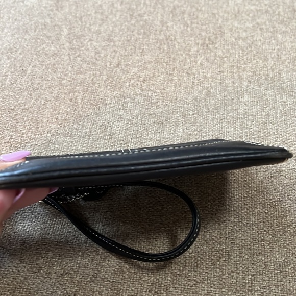 Coach Wristlet Black - Picture 3 of 6
